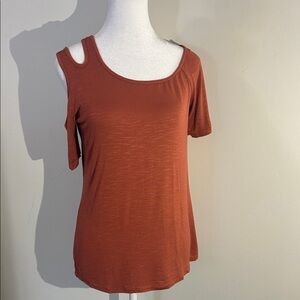 Maurices Terracotta Cold Shoulder Tee